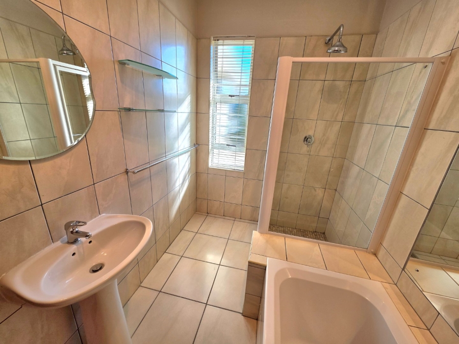 5 Bedroom Property for Sale in Eureka Free State